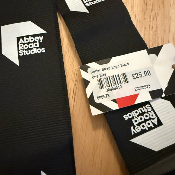 Black Adjustable Guitar Strap Abbey Road Studios - Picture 2 of 6